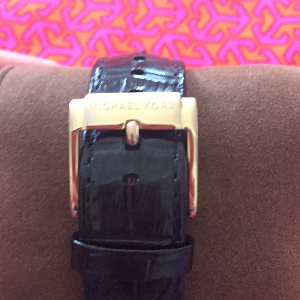 Michael Kors Watch! - Picture 5 of 8